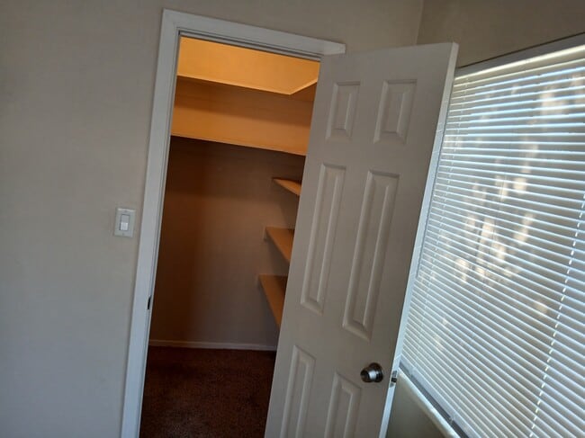 Building Photo - 1517 S 8th Ave