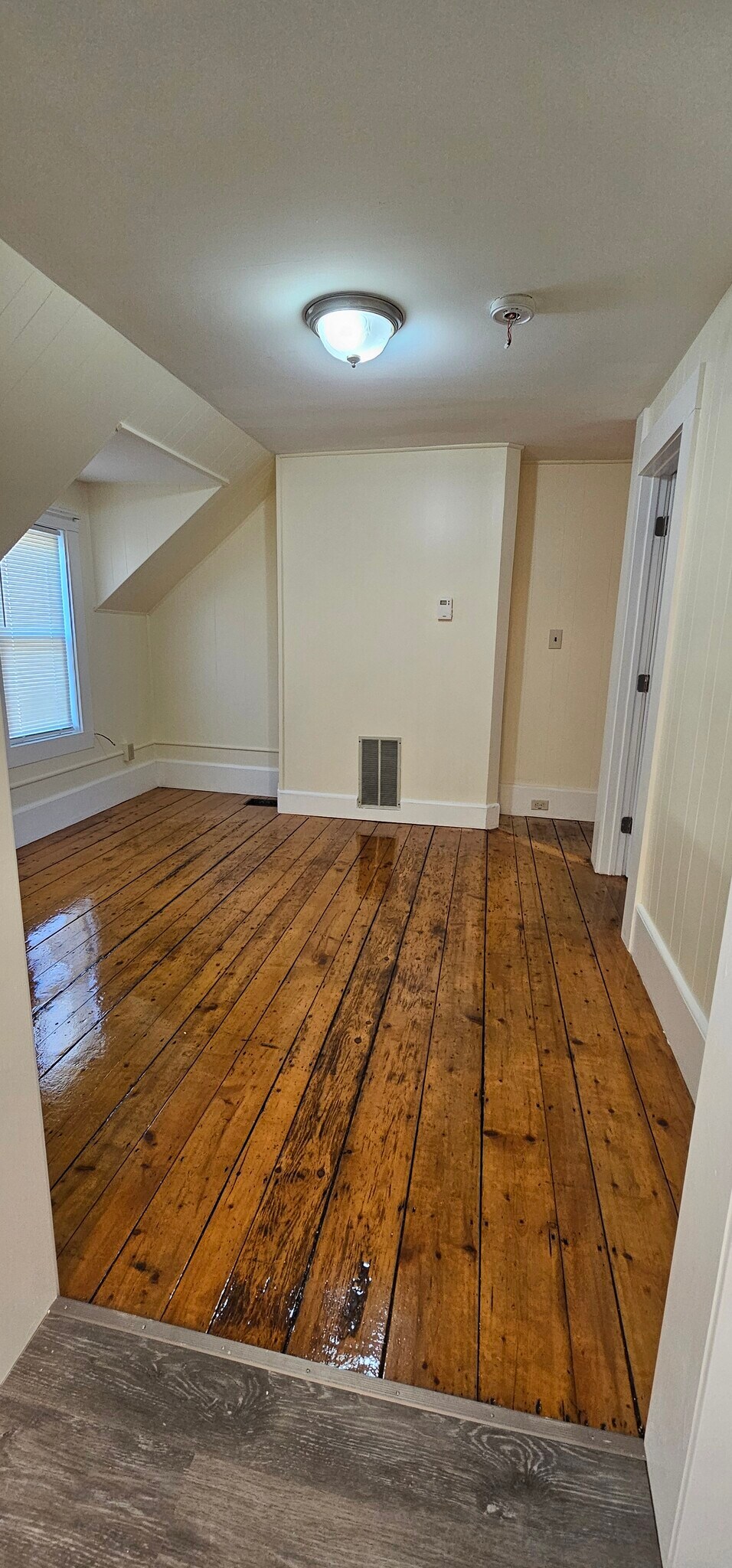 Building Photo - 368 Court St