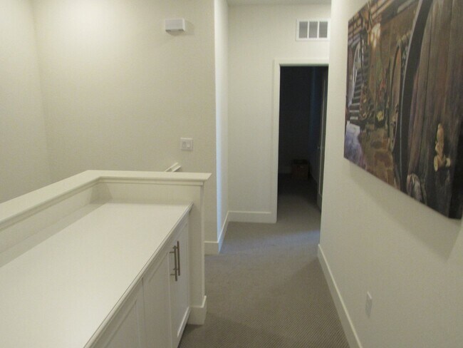 Building Photo - Gorgeous 4 Bed, 2.5 Bath Townhome in Prime Location near Downtown Livermore