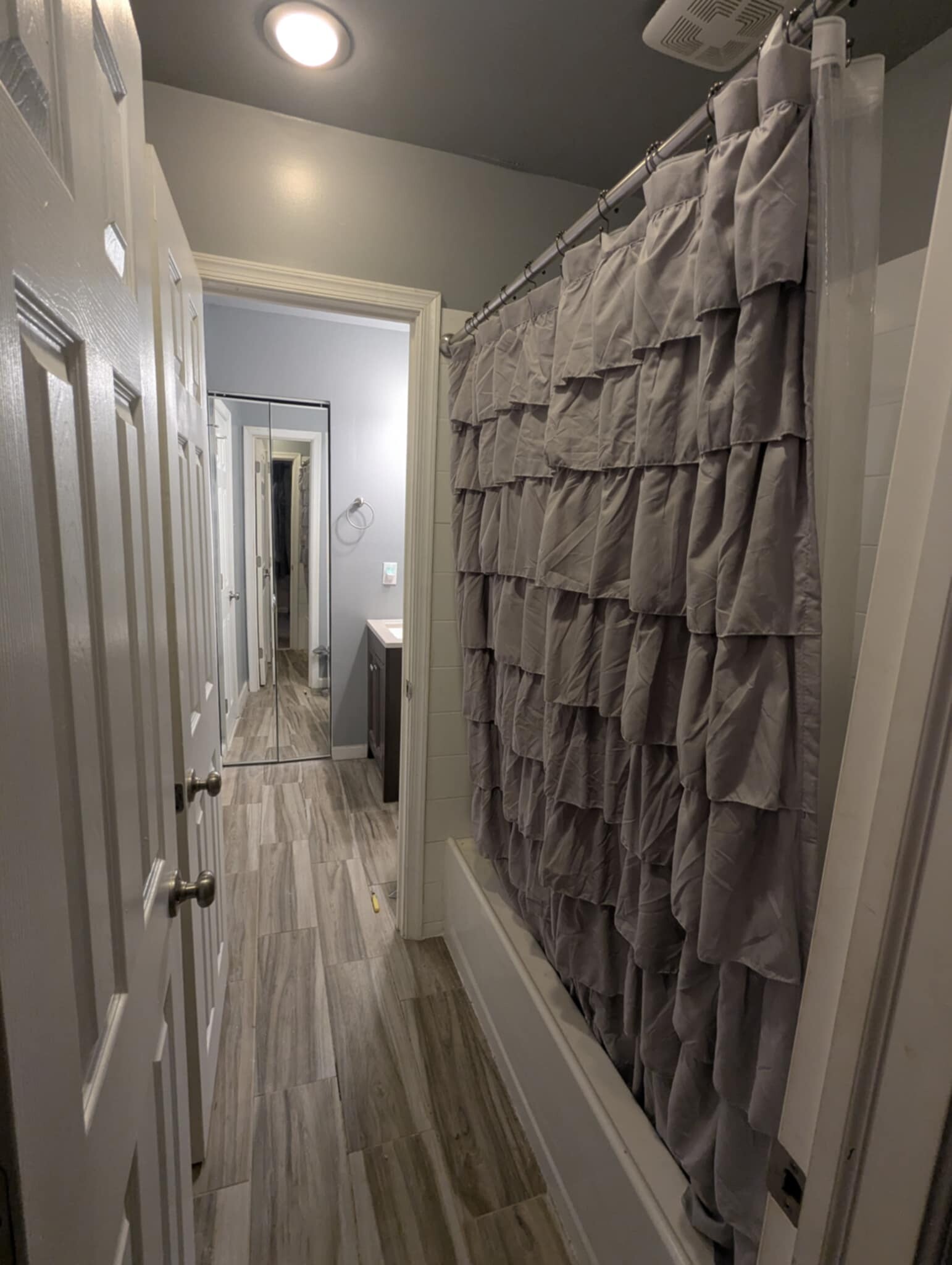 Tub/ Shower combo - 131 Beth Dr