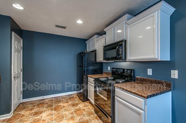 Building Photo - 3733 Shoteka Dr