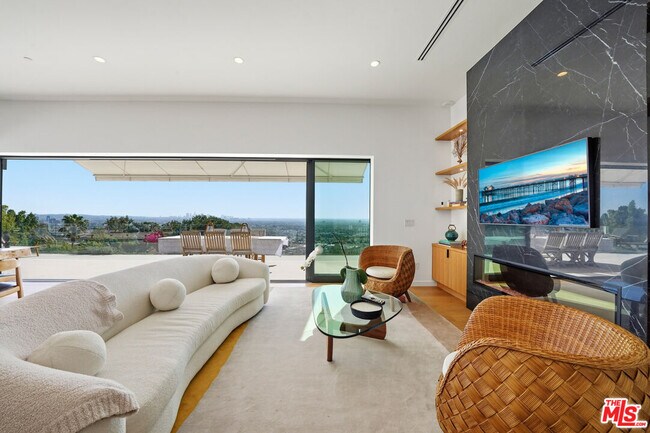 Building Photo - 8242 Hillside Ave