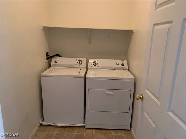 Building Photo - 833 Aspen Peak Loop