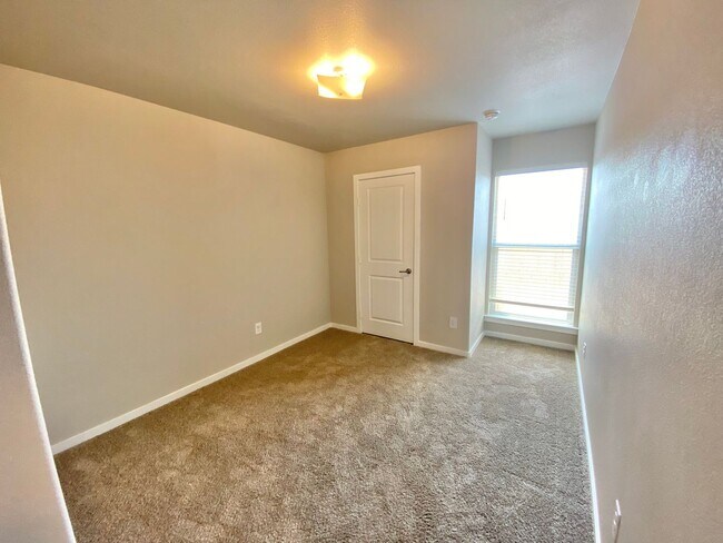 Building Photo - Pre-leasing now for 3 bed 2 bath in Cooper...
