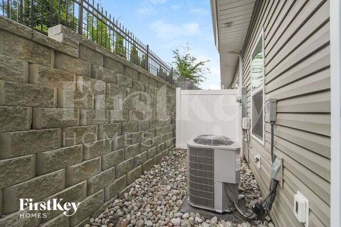 Building Photo - 10740 Rivergate Dr NW