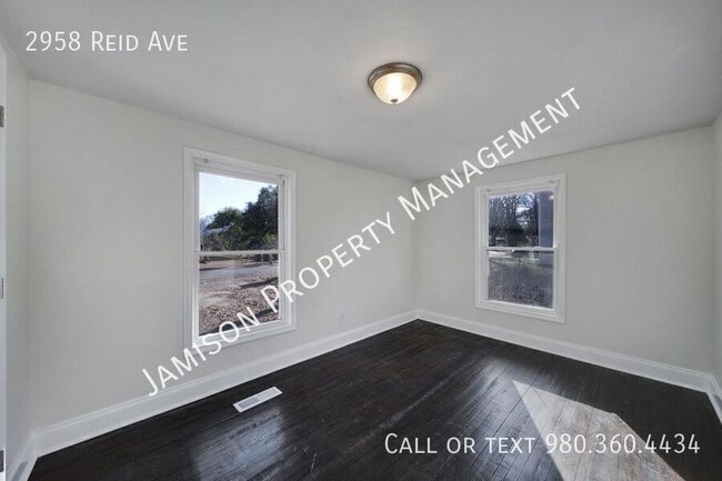 Building Photo - 2958 Reid Ave