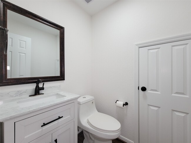 Building Photo - 21123 Amber Crossing Dr