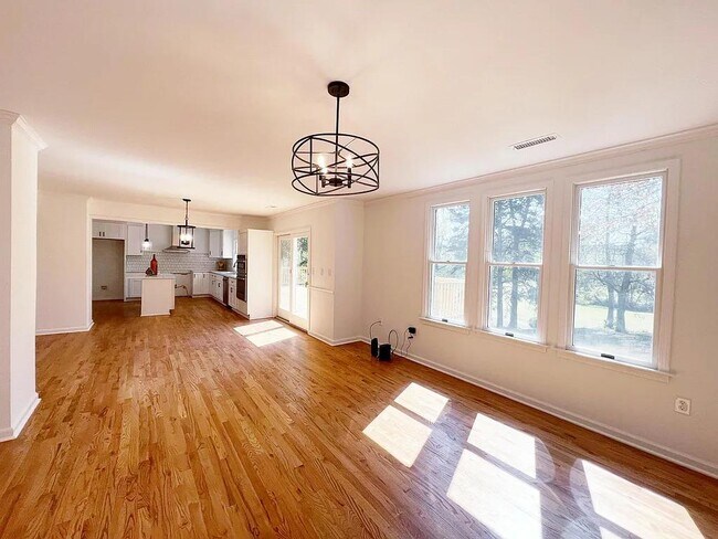 Building Photo - 12 Ginger Ln