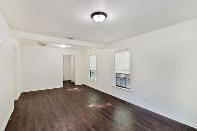 Building Photo - 8726 Eldon Dr