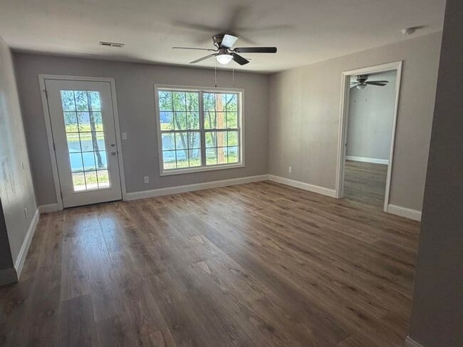 Building Photo - Beautiful Duplex in Jackson