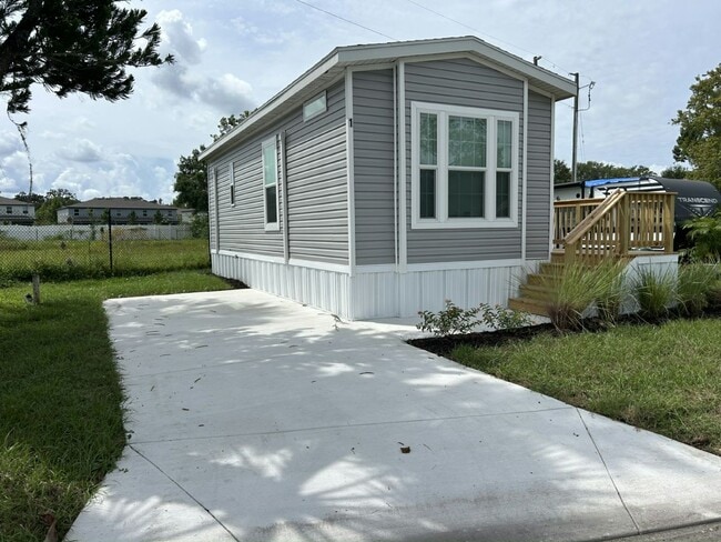 Building Photo - 6105 Land O' Lakes Blvd