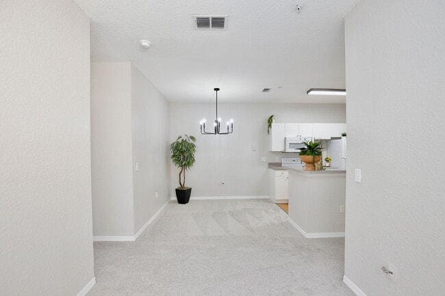 Building Photo - Crescent Place 26-100