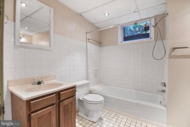 Building Photo - 8217 Lochinver Ln