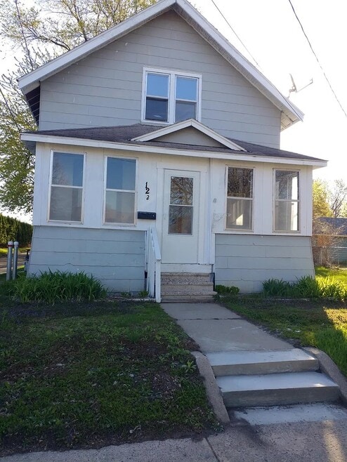 Building Photo - 122 5th Ave SE