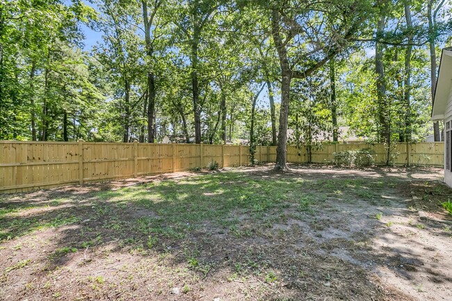 Building Photo - Move-In Ready Home in a Prime Summerville ...