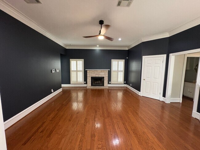 Building Photo - Gorgeous home in Rosedale - Available now!