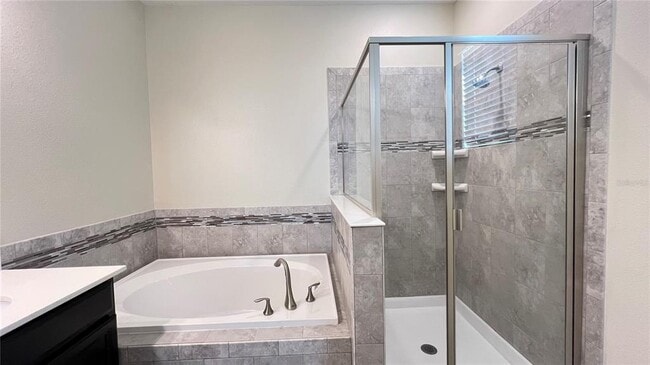 Building Photo - 15079 Evergreen Oak Loop