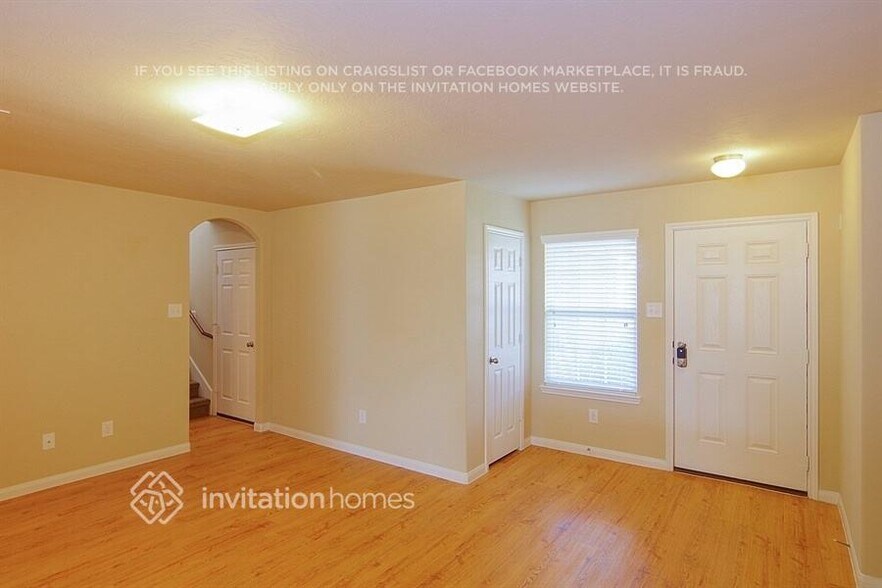 Building Photo - 18811 Dennington Dr