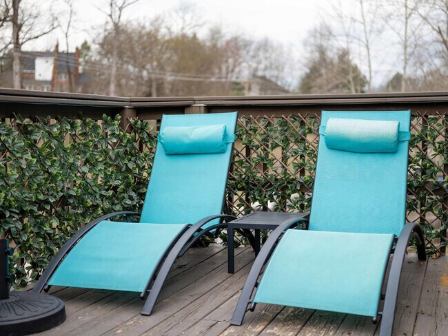 Building Photo - 1802 NW Mustang Ave