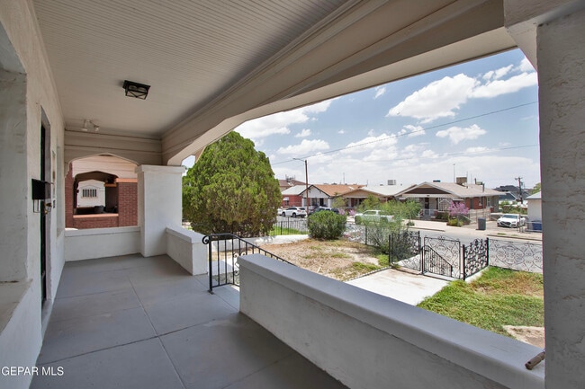 Building Photo - 1703 E Rio Grande Ave