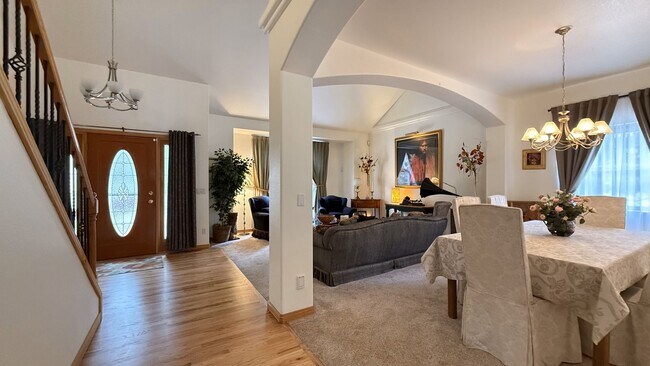 Building Photo - Warm & Spacious Woodmoor Home in a Fantast...