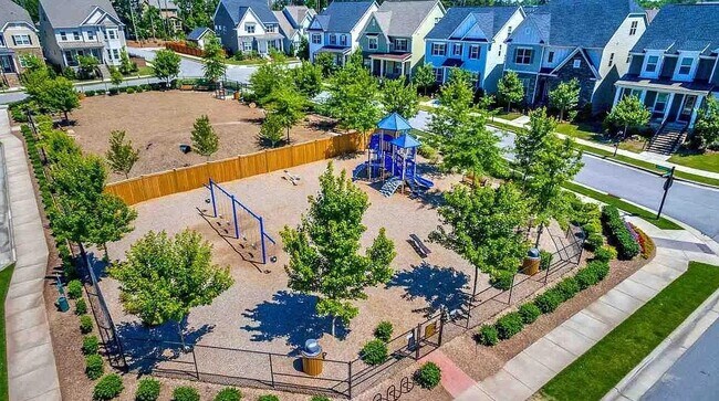 Building Photo - 1212 Sand Pine Dr