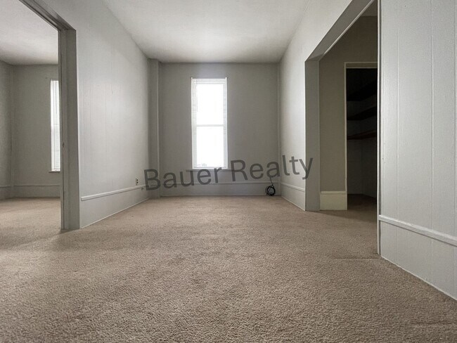 Building Photo - ad108