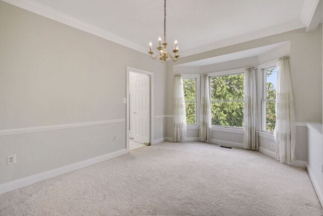 Building Photo - 3 Bed 2 Full Bath 2 Half Bath - Silver Spr...