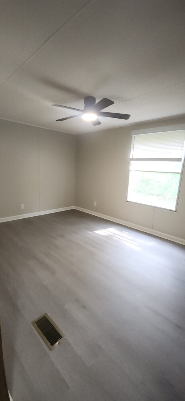 Building Photo - 19 Whispering Pines Cir