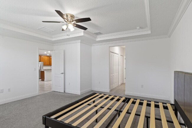 Building Photo - CLOSE TO EVERYTHING!