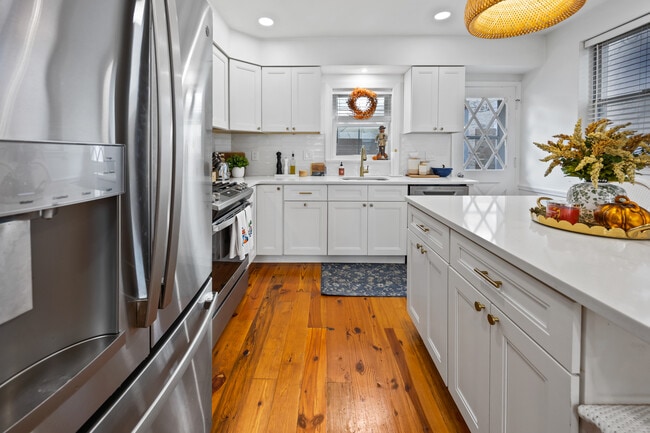 Building Photo - 2207 Lombard St