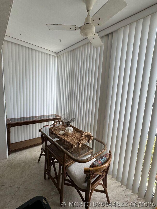Building Photo - 6219 Bay Club Dr