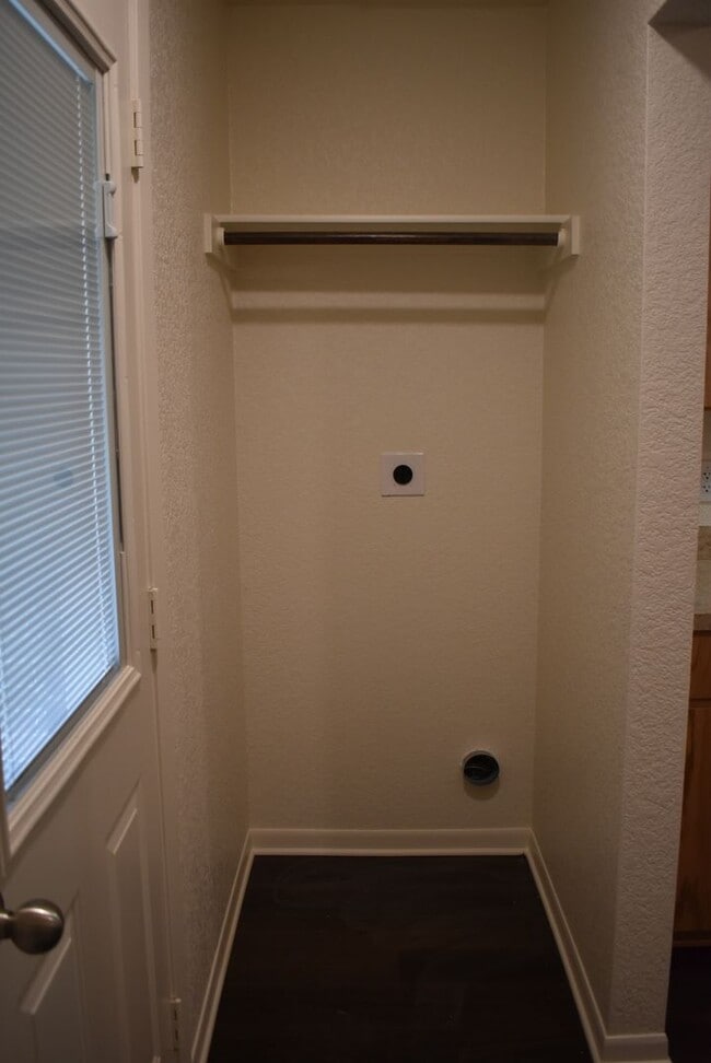 Building Photo - 504 S Juanita Dr