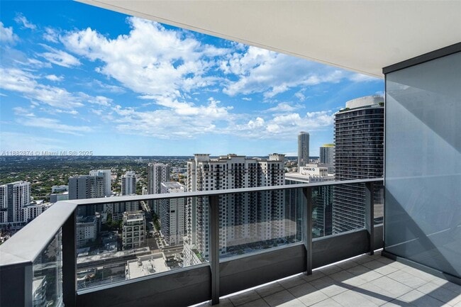 Building Photo - 1000 Brickell Plaza