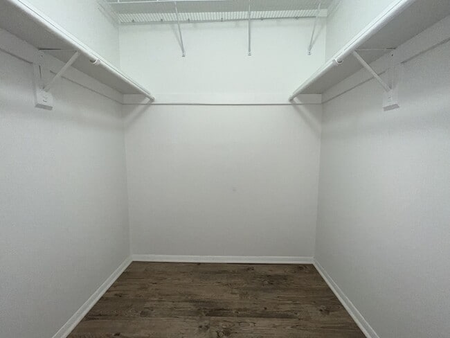 Building Photo - 1212 Schaub Dr