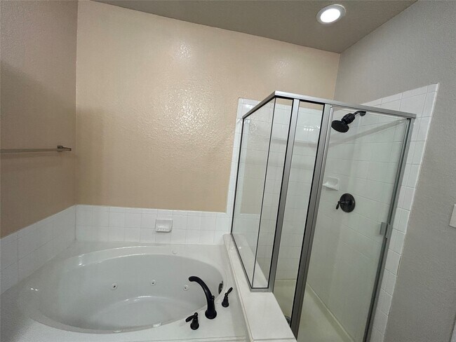 Building Photo - 8911 Silent Willow Ln