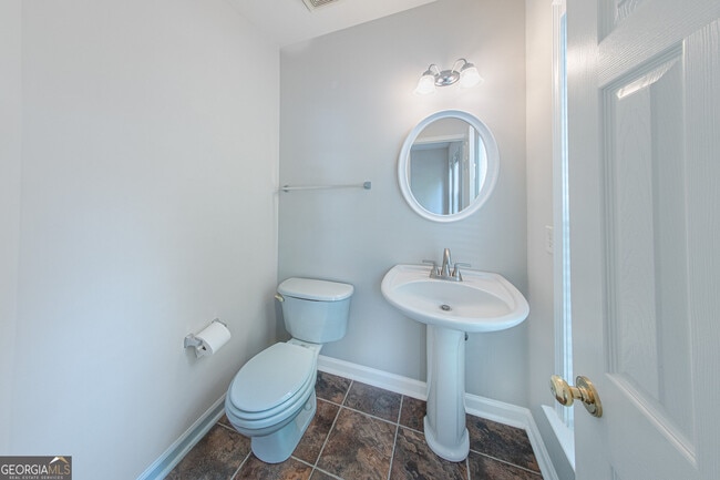 Building Photo - 3423 Lathenview Ct
