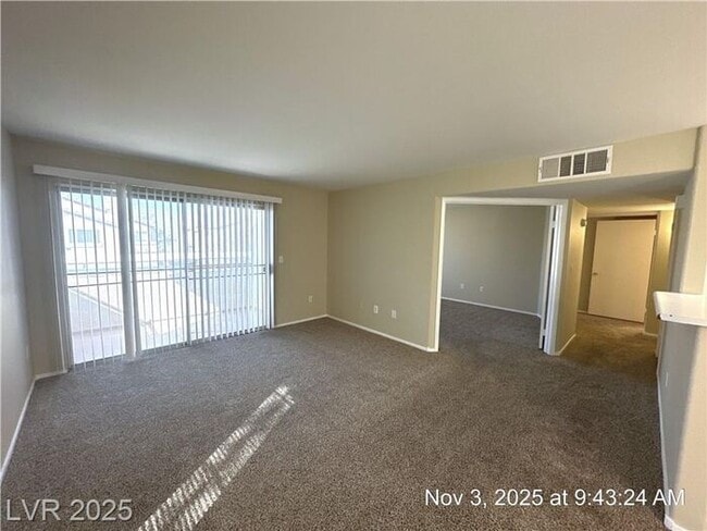 Building Photo - BRIGHT 2ND FLOOR UNIT IN SOUTHEAST GATED C...