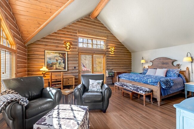 Building Photo - New to the market!  Log home in Frisco!  L...