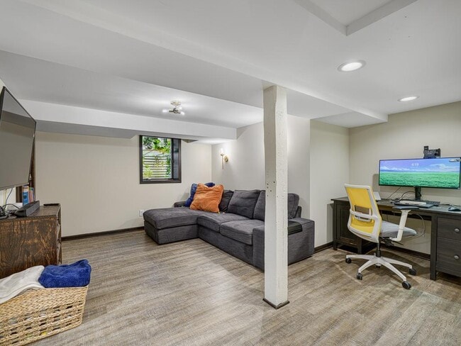 Building Photo - 43xx E Lake Harriet Blvd