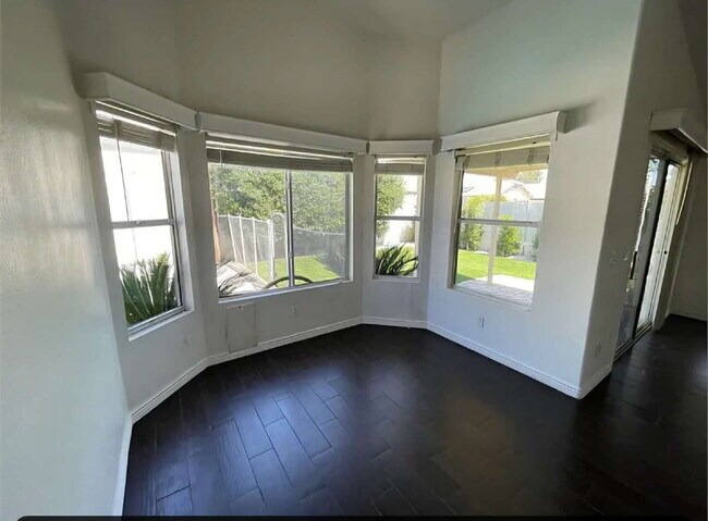 Building Photo - Charming Butler Place Home with a Swimming Pool