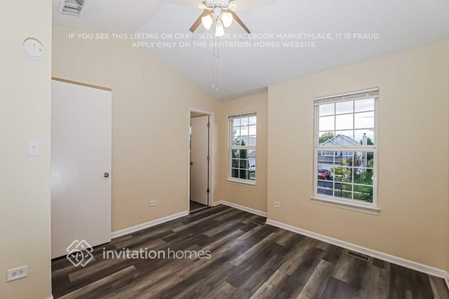Building Photo - 6801 Desert Dr