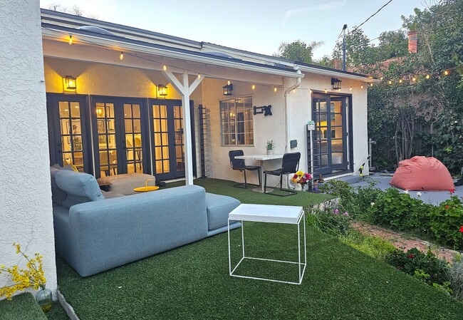 Building Photo - 3 Bedrooms, 2 Baths Remodeled Encino Home ...