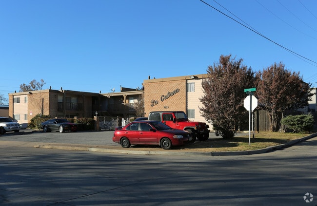 Building Photo - La Cabana