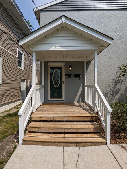 Building Photo - 528 Maryland Ave