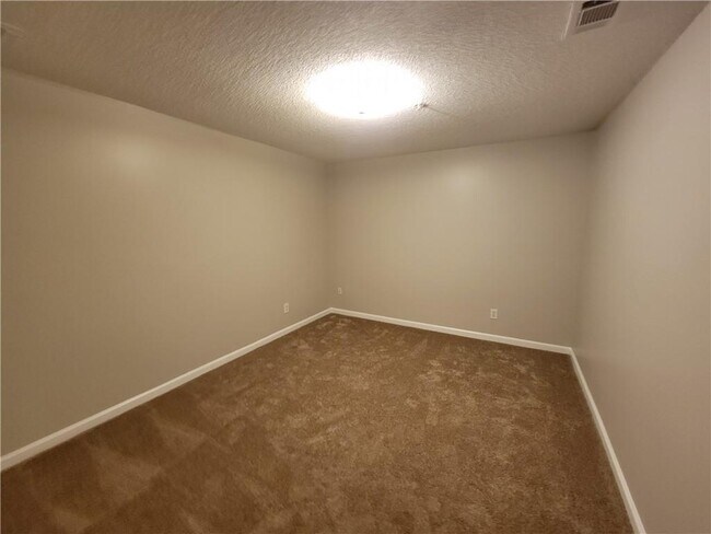 Building Photo - 605 Market Pl Ln
