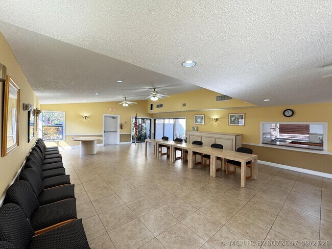 Building Photo - 3000 NW 42nd Ave