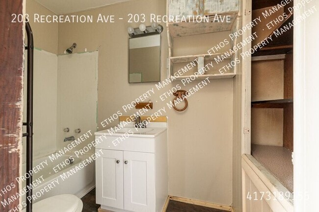 Building Photo - 203 Recreation Ave