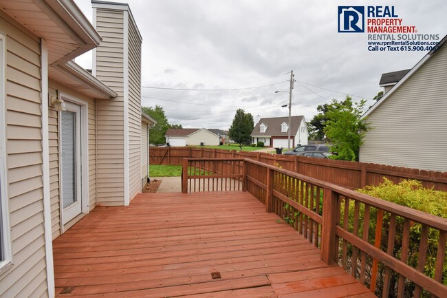 Building Photo - Adorable 3-bedroom home in Murfreesboro on a corner lot! Attached garage and washer and dryer hoo...