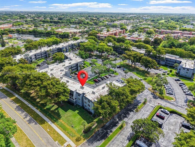 Building Photo - 9091 Lime Bay Blvd